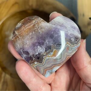 Crazy lace agate with amethyst polished crystal heart carving